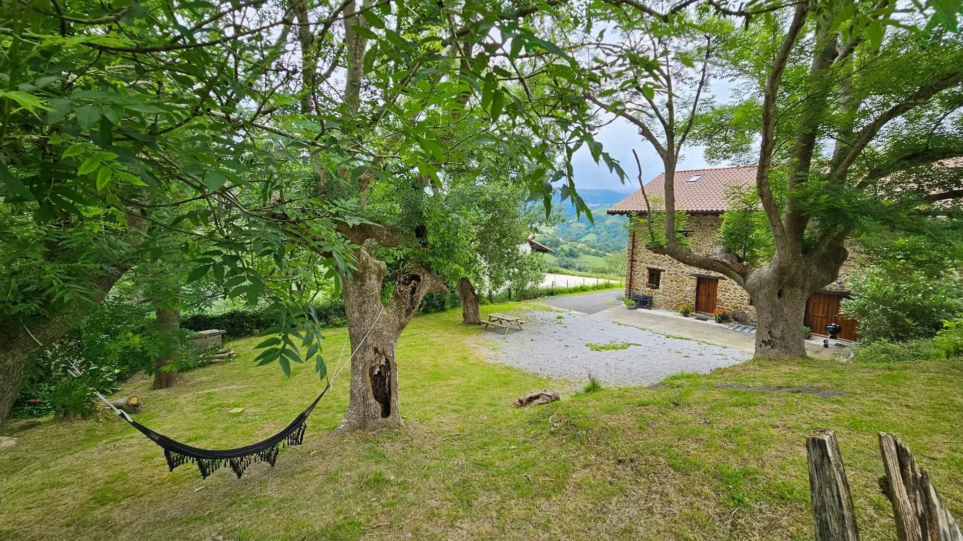Arbela Apartamentuak Aia