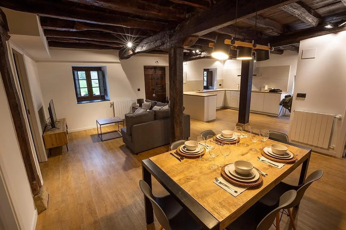 Arbela Apartamentuak Aia 0*,
